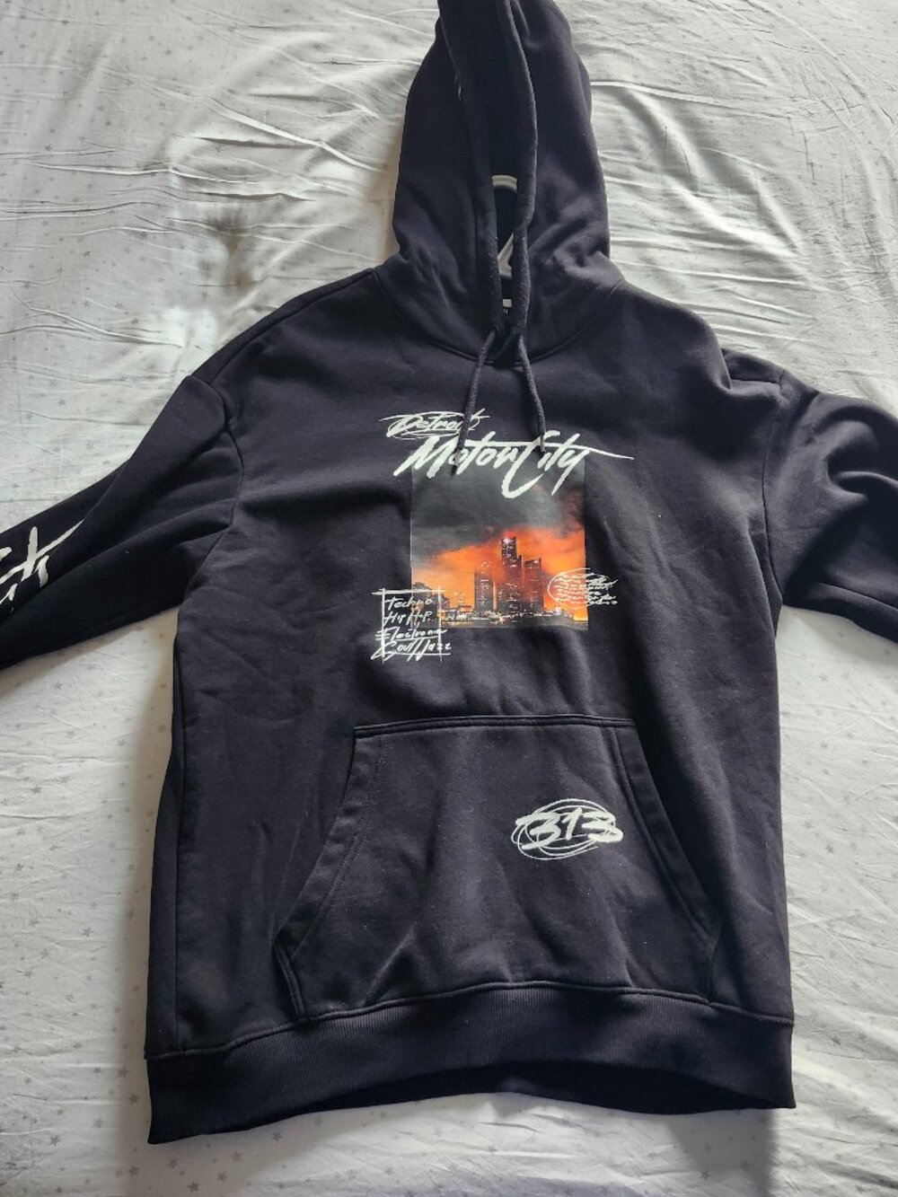 H&M Detroit Motor City Graphic Hoodie Black Men’s Medium Relaxed Fit Streetwear